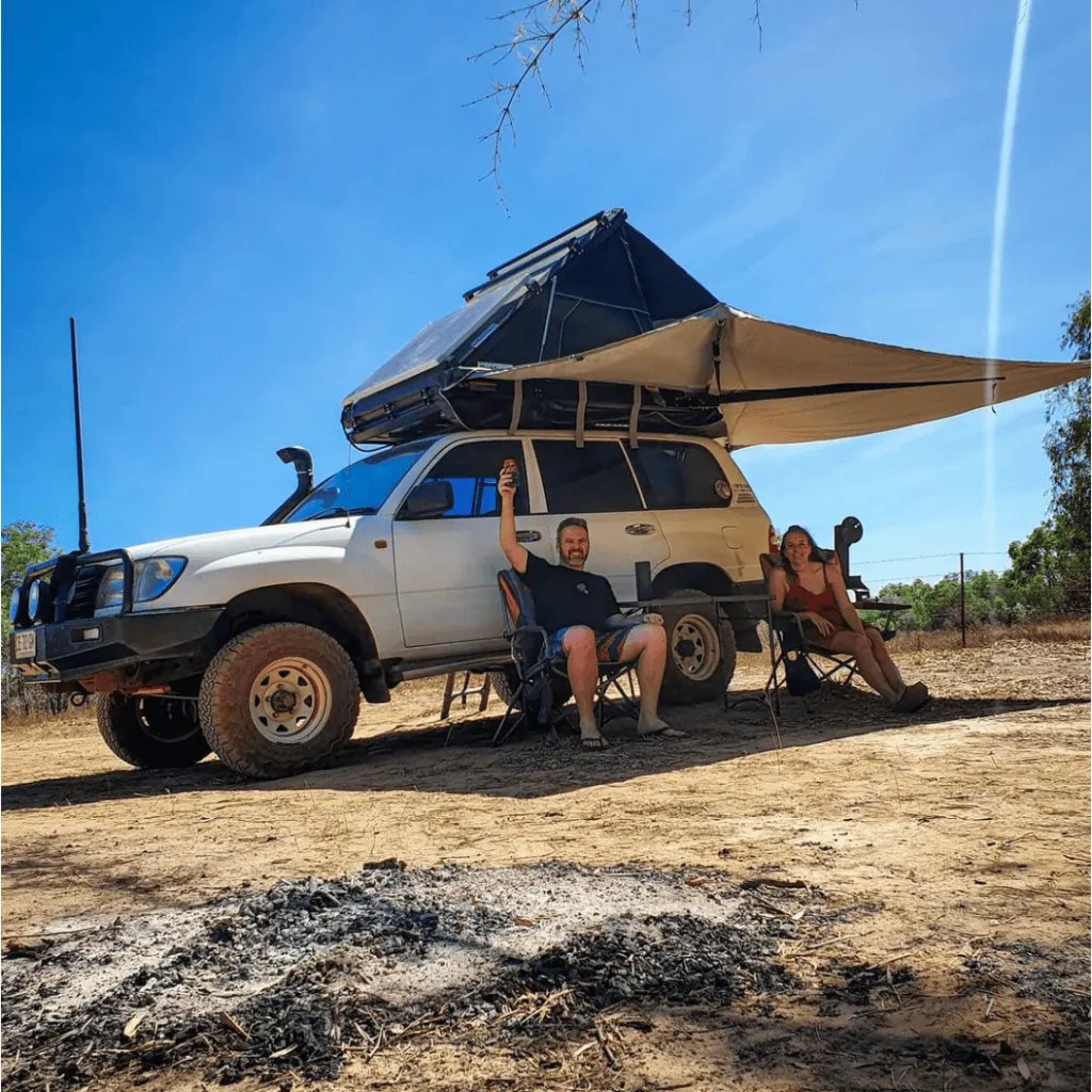 Destination4wd landcruiser 105 customer awning picture 1