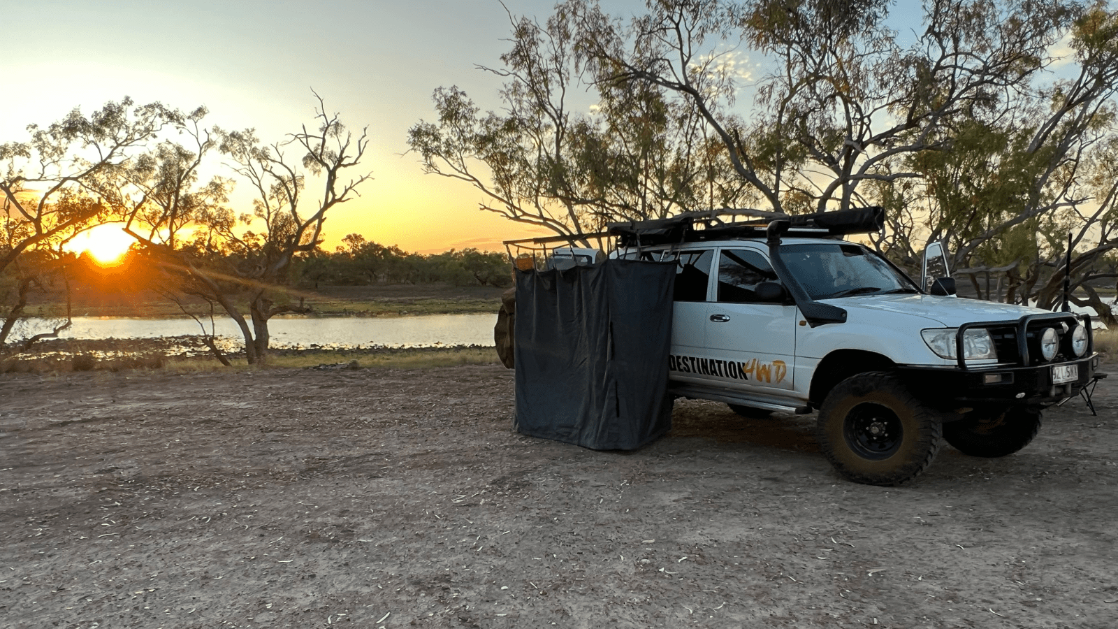 Destination 4WD must have 4x4 accessories for your next road trip bathroom tent