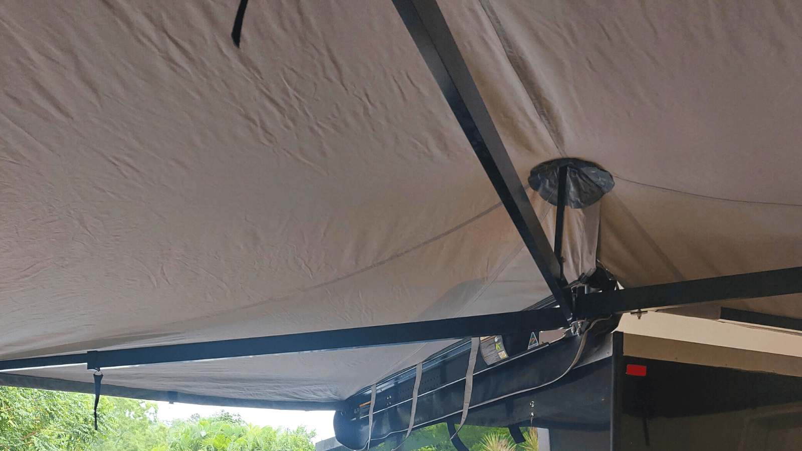 Destination4WD freestanding 4wd awning popup arm
