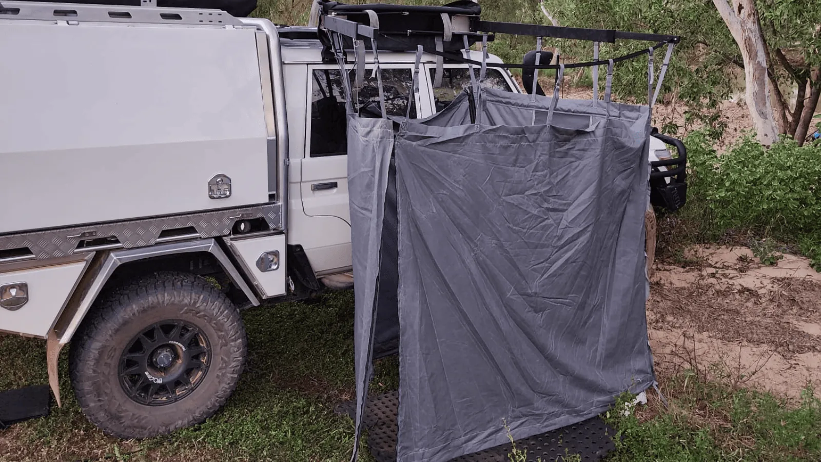 Christmas gift ideas Destination4WD Australian made 4x4 free standing awnings and shower awnings