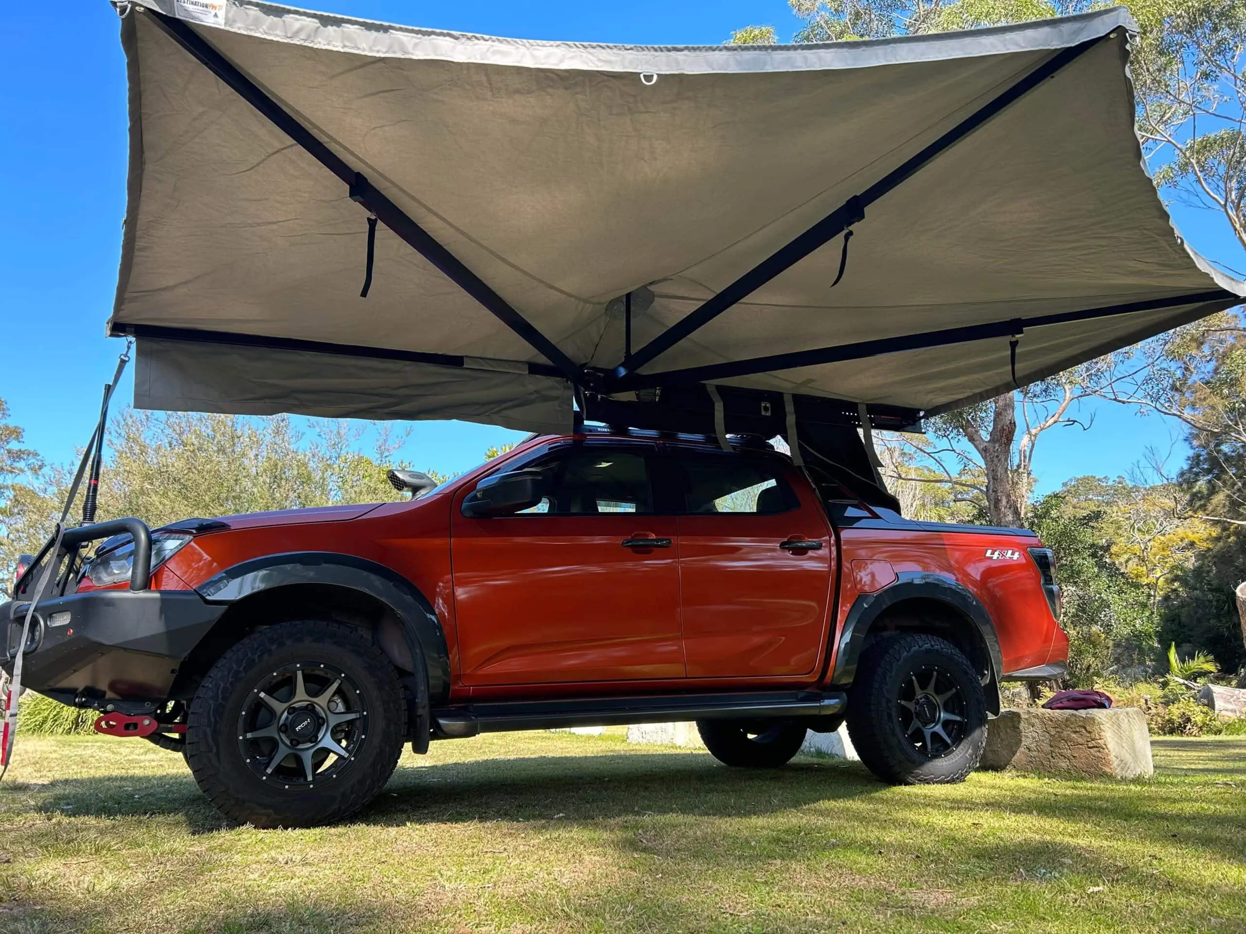 Destination4WD free standing 180 degree 4WD awnings