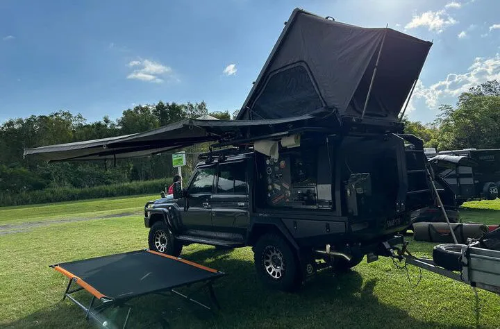 Destination4WD D270 freestanding awning Toyota Landcruiser 79 series