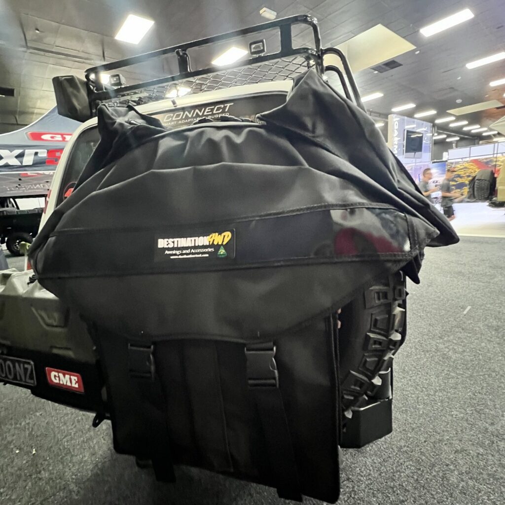 Destination4WD black stripe garbage bag
