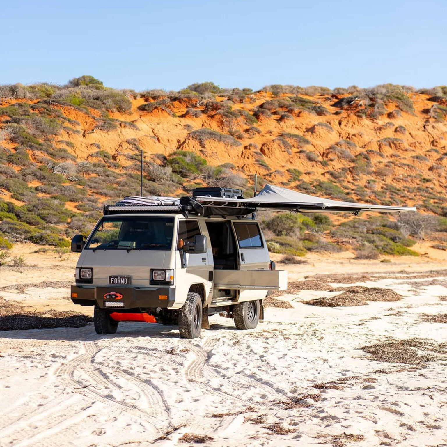 Destination4WD D180 Awning 1x1 02