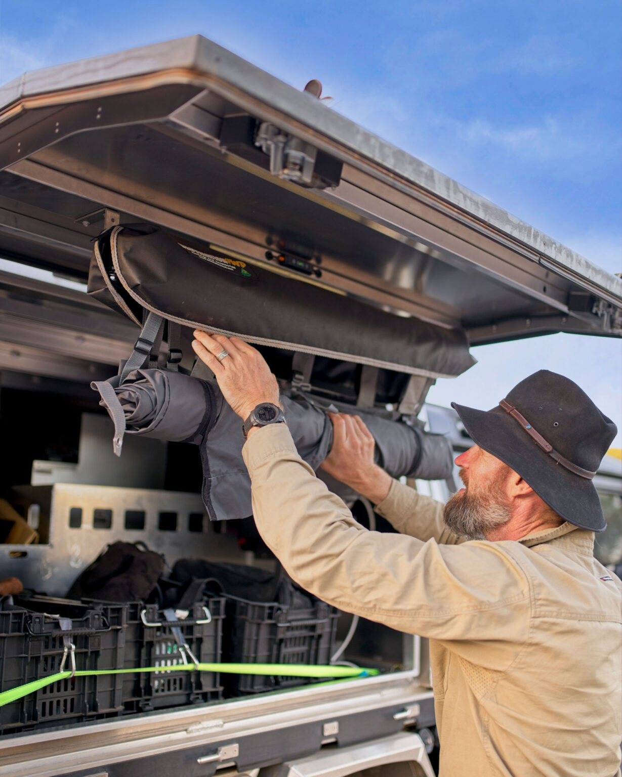 D4WD-bathroom-shower-tent-awnings-04-2000px